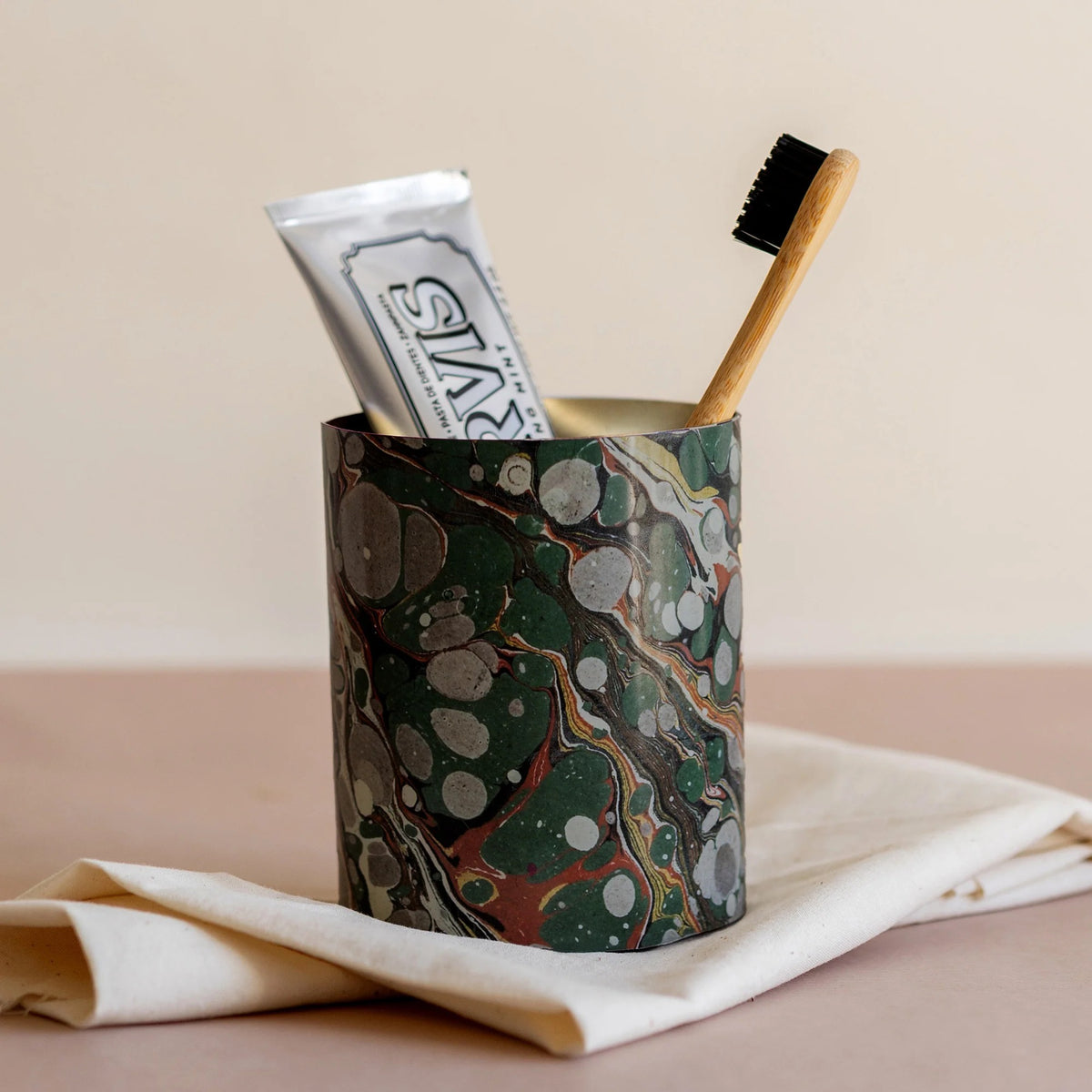 Enamel Everything Pot` The Art Of Marbling