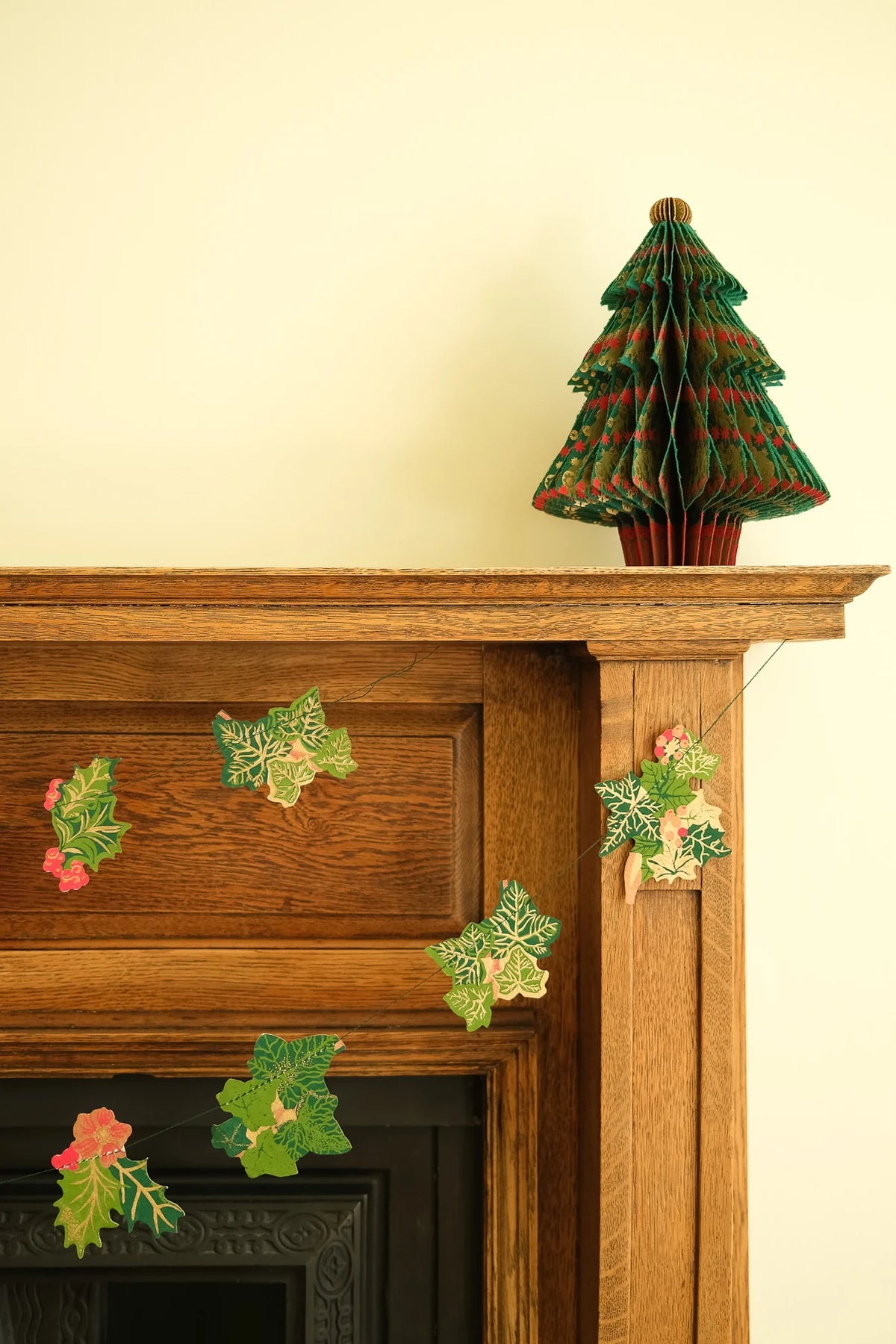 Holly And Ivy Garland