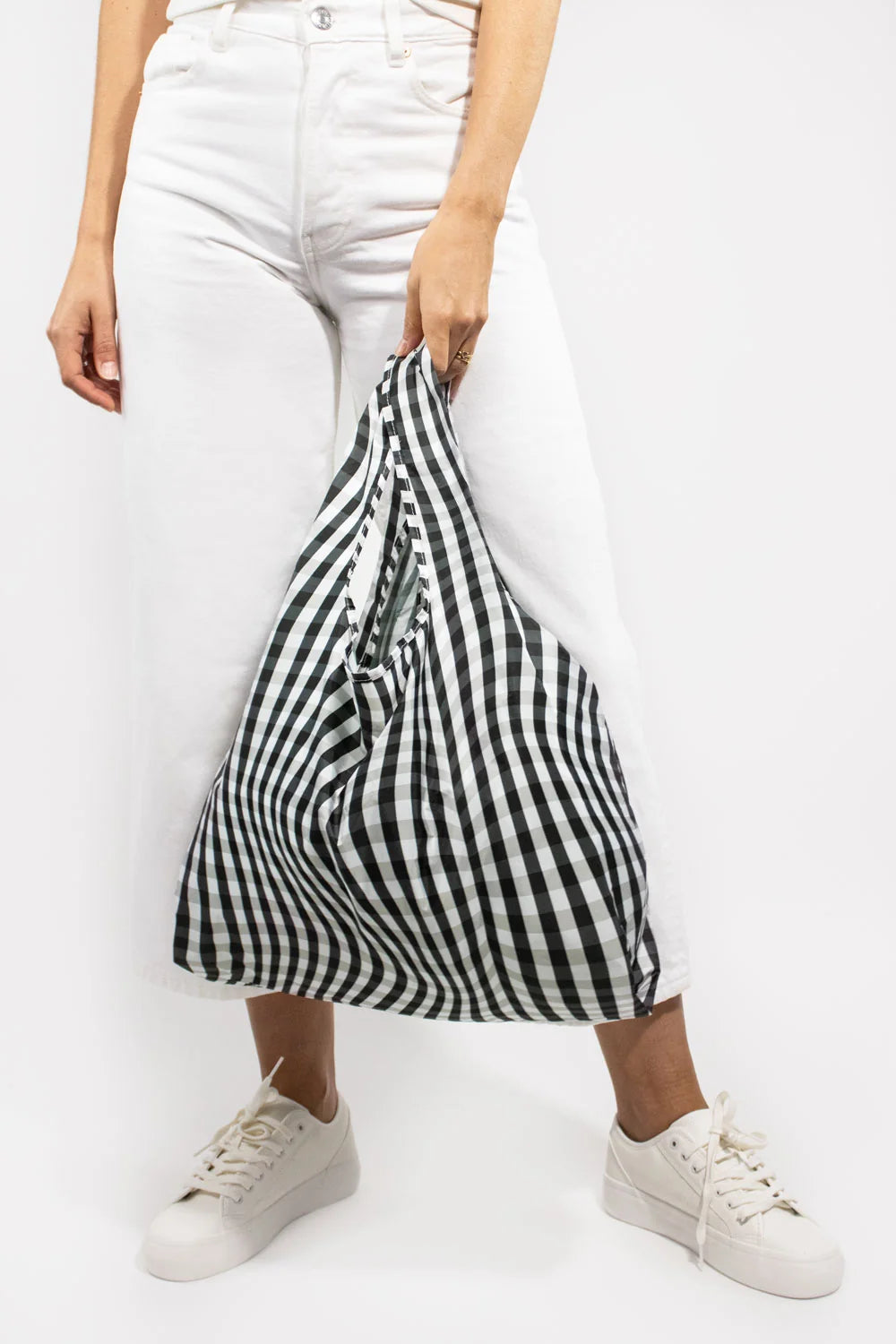 Distorted Gingham Medium Reusable Bag