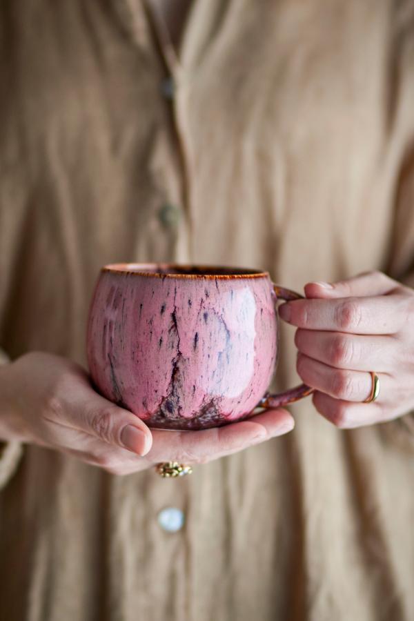 Rayen Rose Stoneware Mug