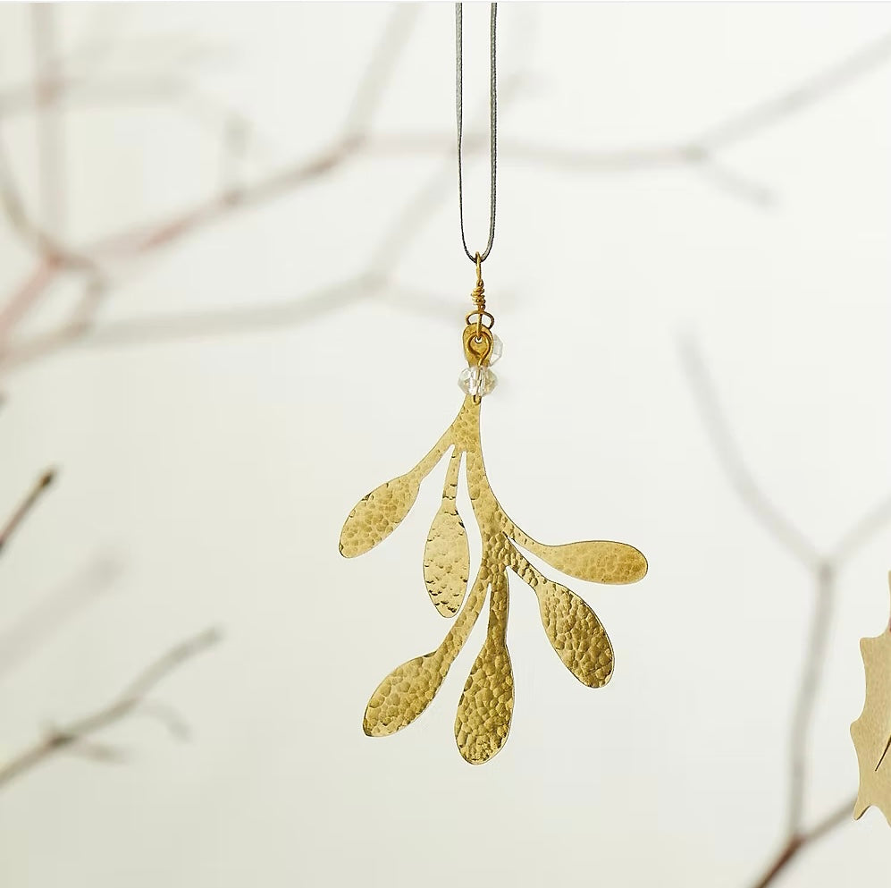 Christmas Mistletoe Gold Metal Decoration
