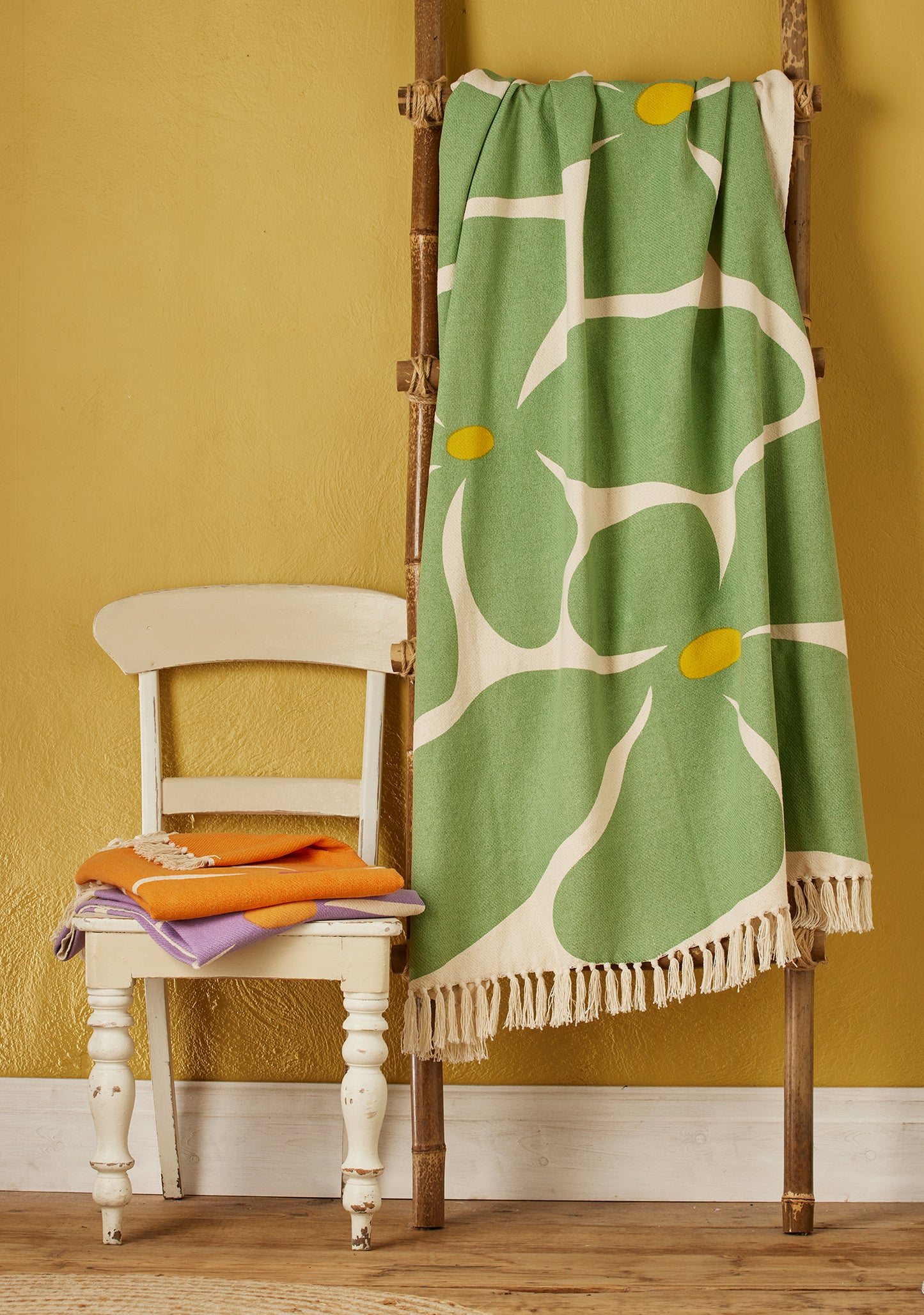 Bold Flower Throw - Green