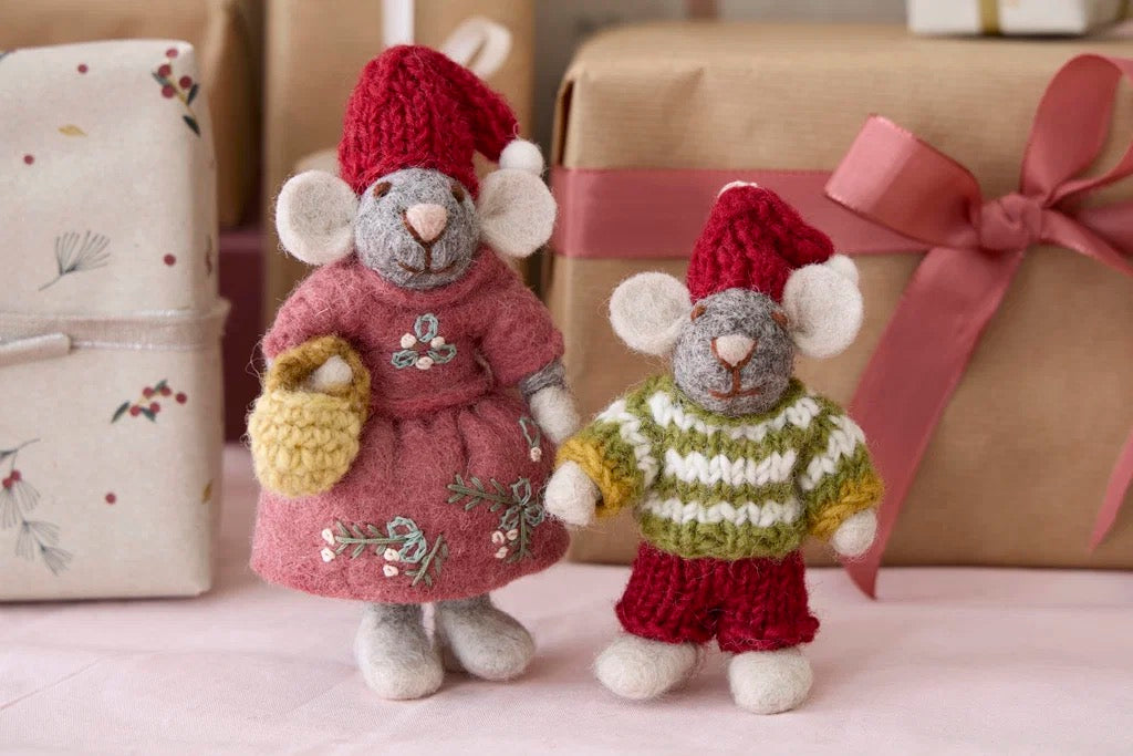 Small Grey Girl Mouse With Purse