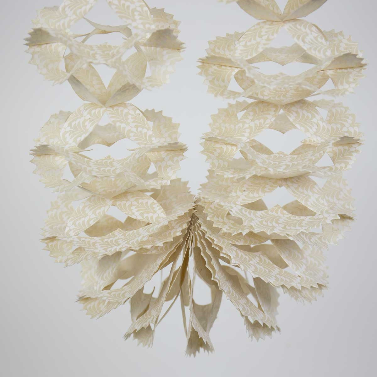 Kathmandu Bunch Garland - off white/white